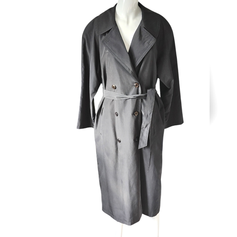 Vintage Luba Petite Paris Long Trench Coat Size Medium fits more like a large.